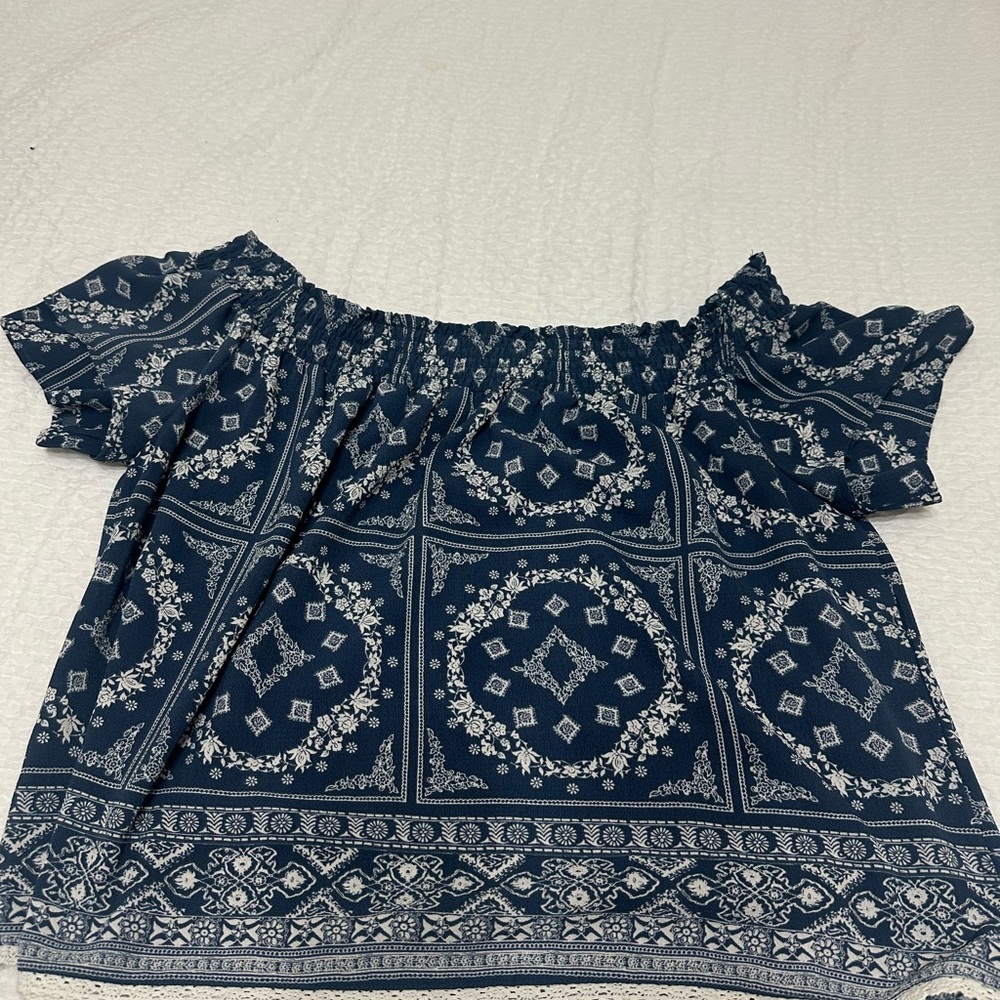 Jolt off the shoulder top size XL